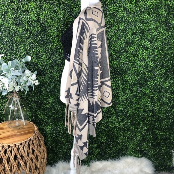 Western boho Fringe open front Cardigan - Picture 2 of 4